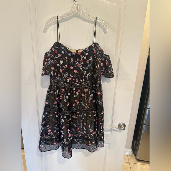 Adrianna Papell Women’s Floral Embroidered cold shoulder Dress Plus Size 16 - Picture 3 of 8